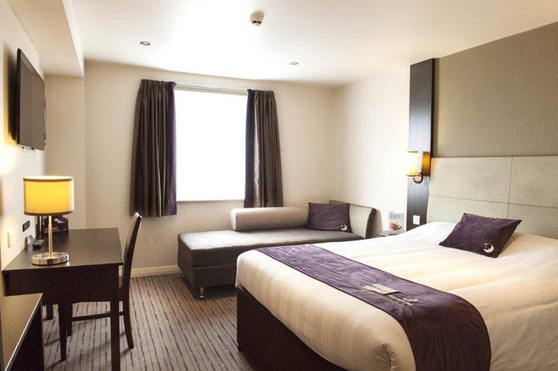 Premier Inn Gosport Extérieur photo