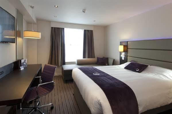 Premier Inn Gosport Extérieur photo